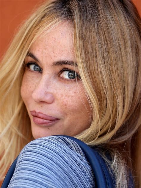 Emmanuelle Beart à poil : vidéos porno et sex tapes